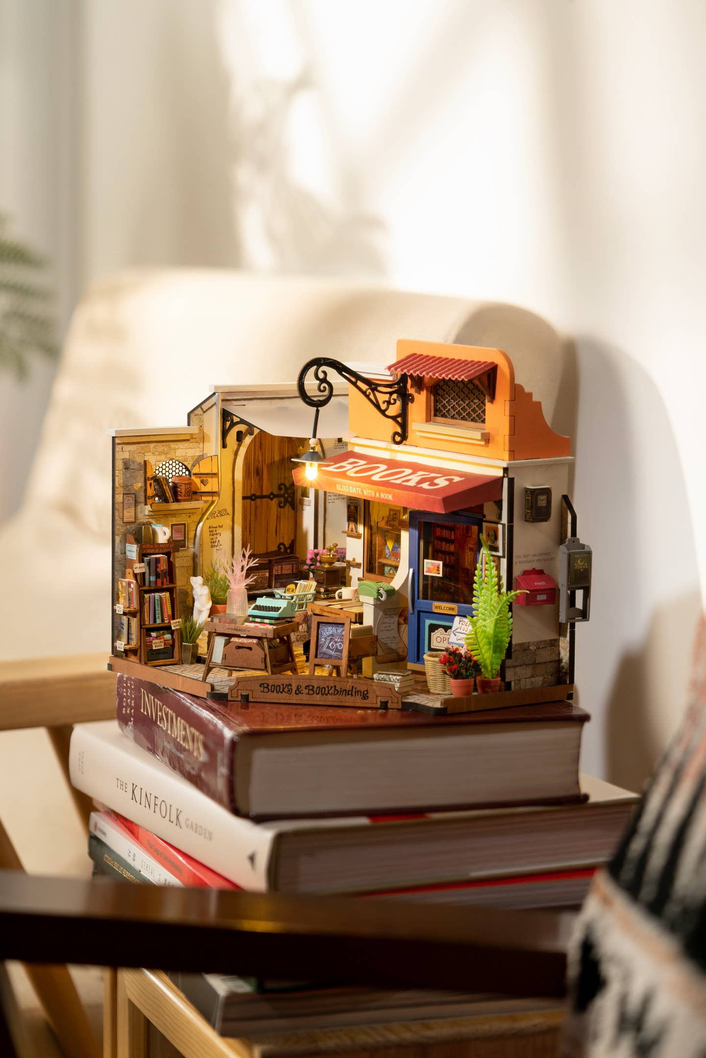 Hands Craft - DIY Miniature House Kit: Corner Bookstore