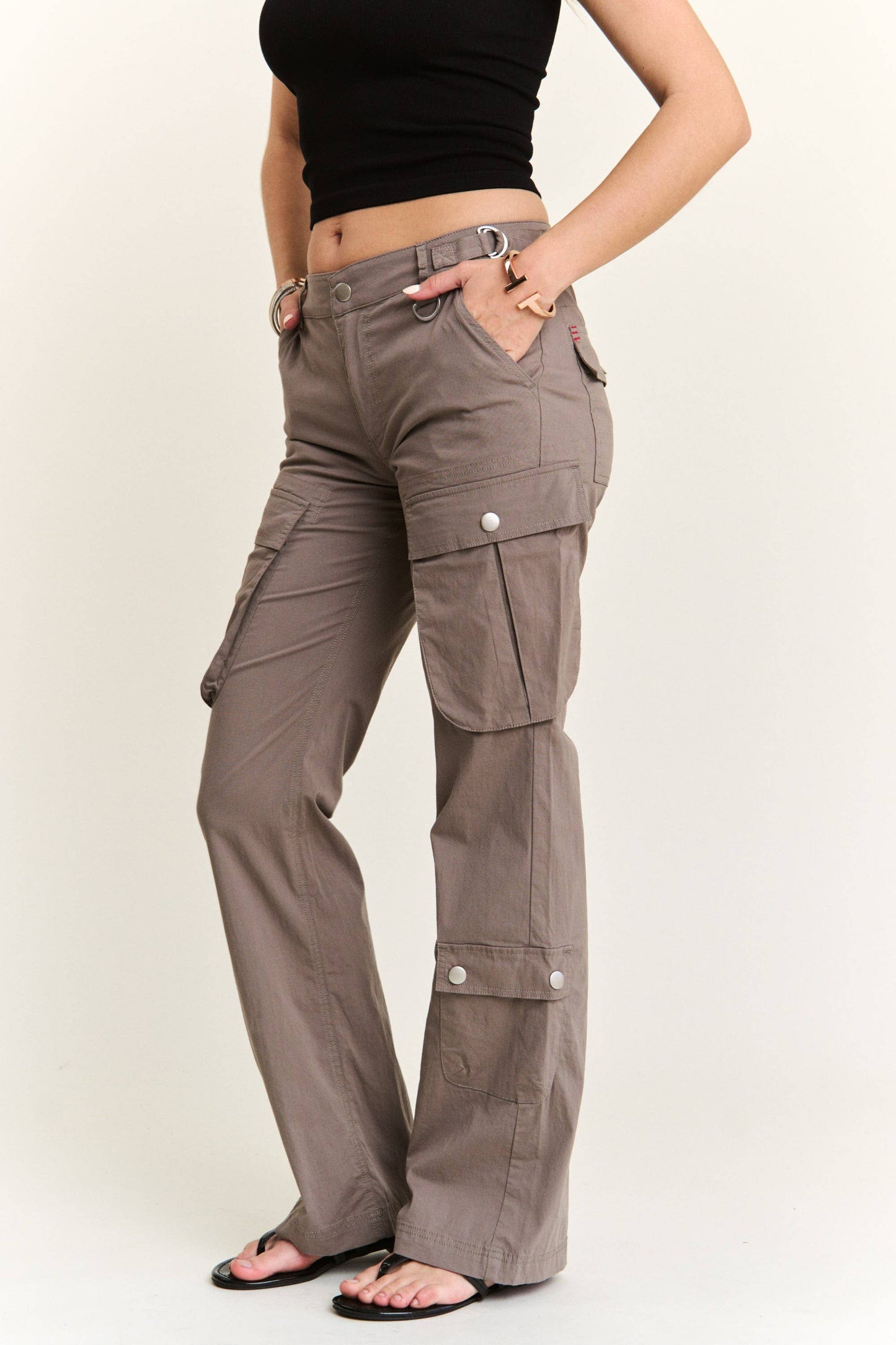 ADORA LA - LOW RISE STRAIGHT CARGO PANTS