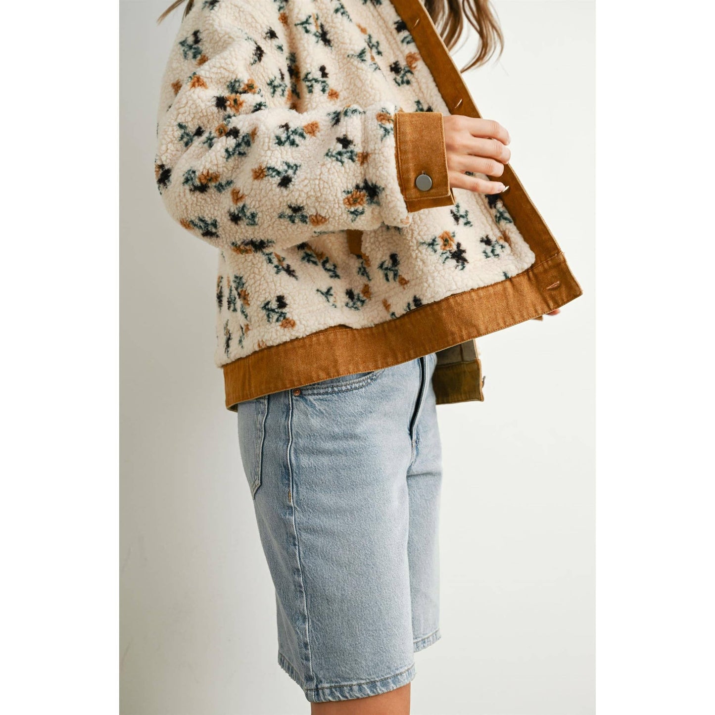 BUTTERMELON - Floral  Collared Button-Down Jacket - BMJ7881