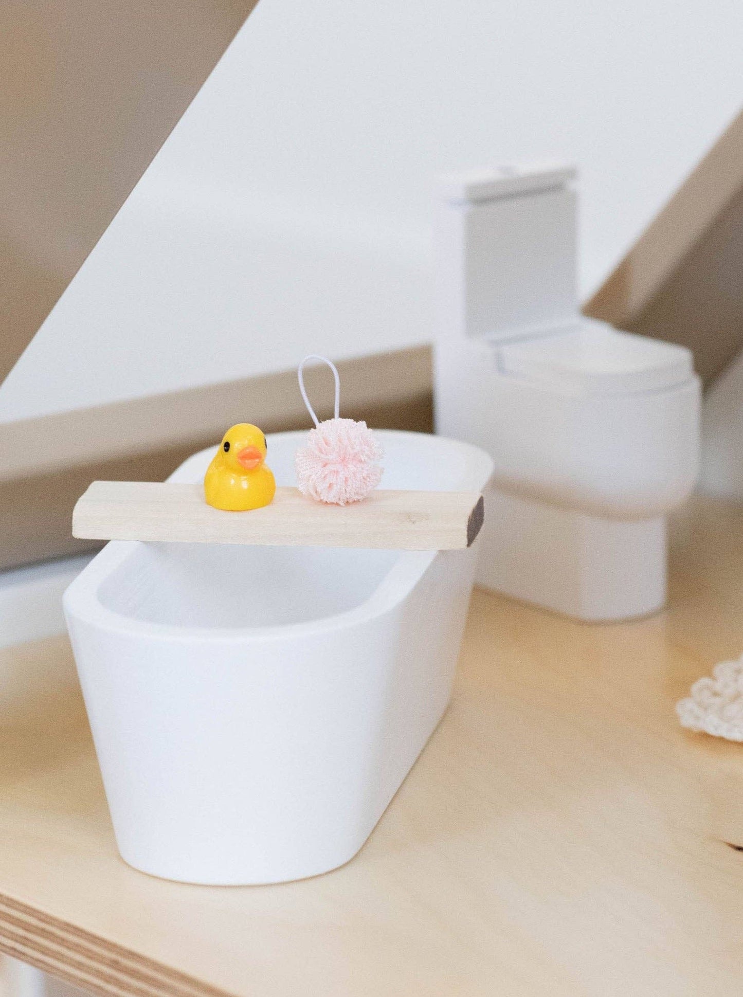 Macy Mae Dollhouse Designs - Dollhouse Oval Soaking Bath Tub | White