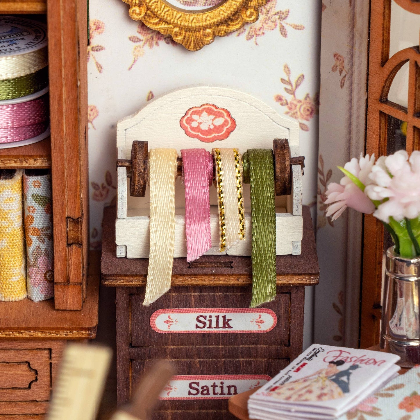 Hands Craft - DIY Miniature House Kit: Elsa's Tailoring