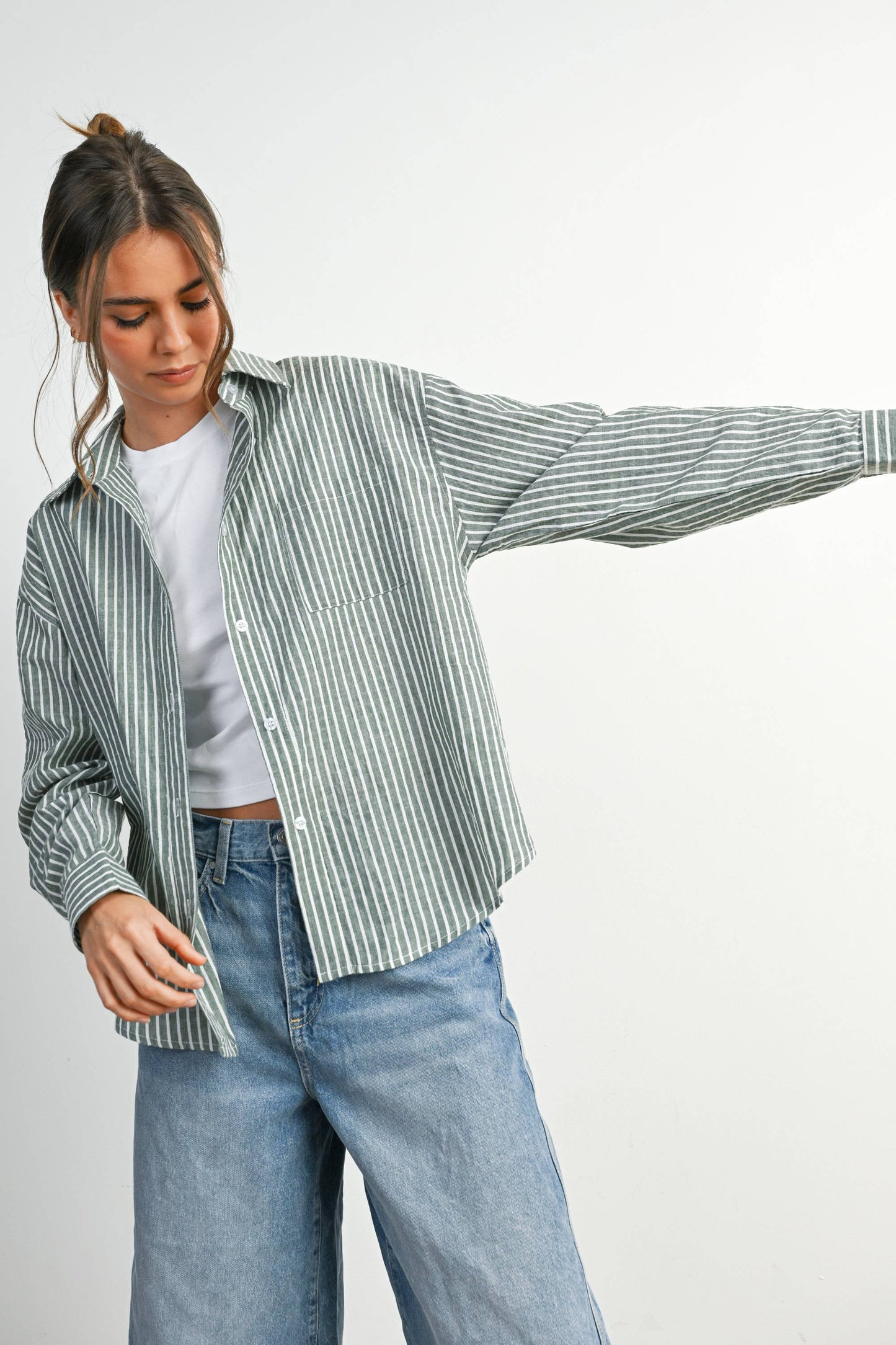 BUTTERMELON - Cropped Striped Button-Up Collared Long Sleeve Top - BMT7915