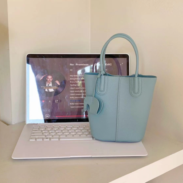 Pretty Persuasions - P25056 Small Tote/Crossbody Bag w/Matching Bag Charm