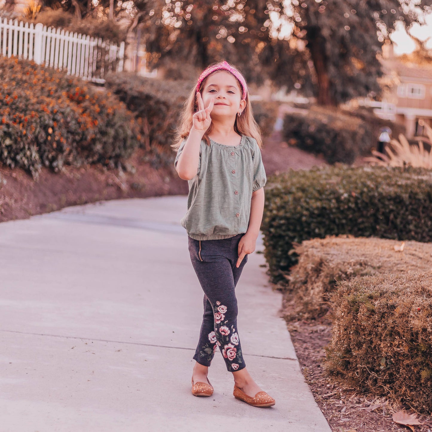 Frog Sac - Kids Knot Headband - Gold Heart Stud Velvet Hair Accessories