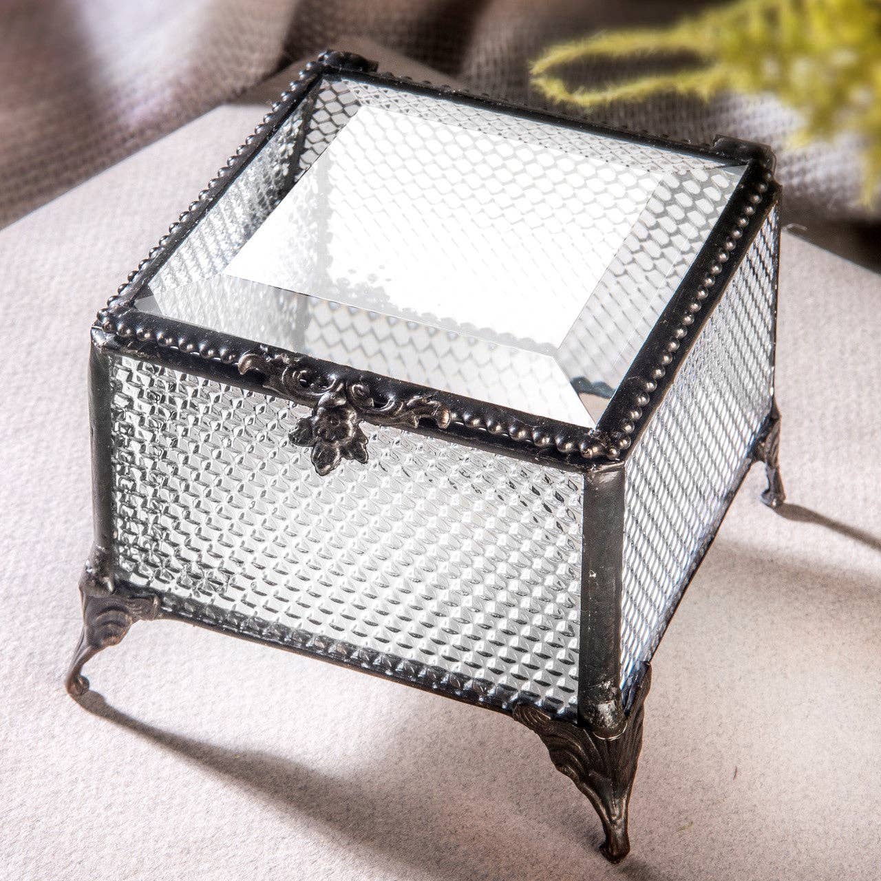 J Devlin Glass Art & Bert Anderson Collection - Box 825 Clear Honeycomb Glass Box