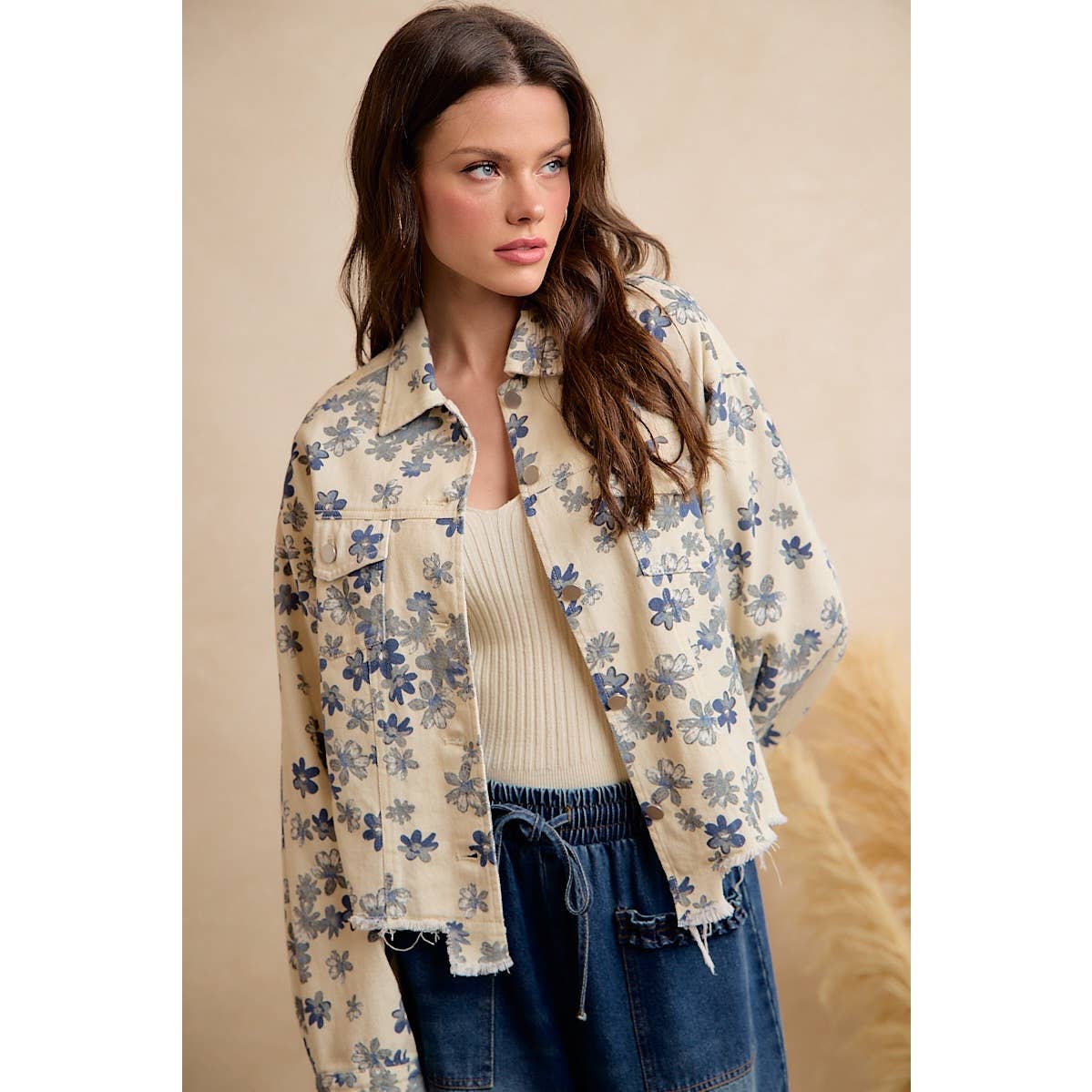 BiBi - WOMEN FLORAL CROPPED WASHED DENIM JACKET